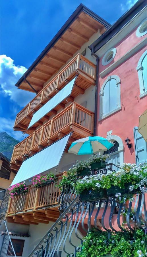 Antica Casa Alboletta - Appartamento Frida Kahlo Riva del Garda Exterior photo